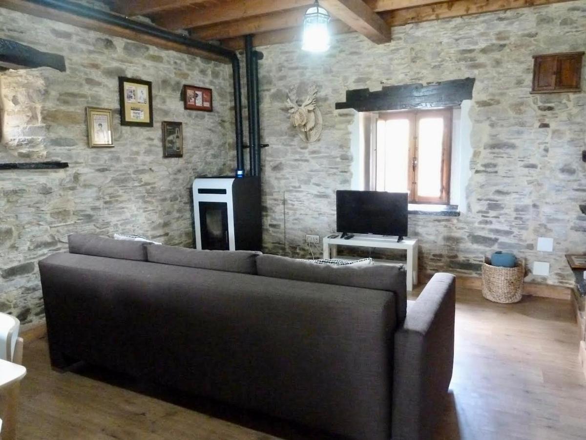 Casita Feliz Entre Montanas Y Cerca Del Mar Βίλα Trabada Εξωτερικό φωτογραφία